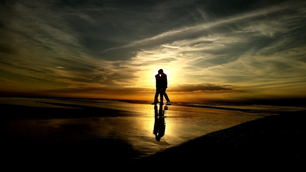 L’amour après 50 ans : comment garder la flamme quand le couple change ?