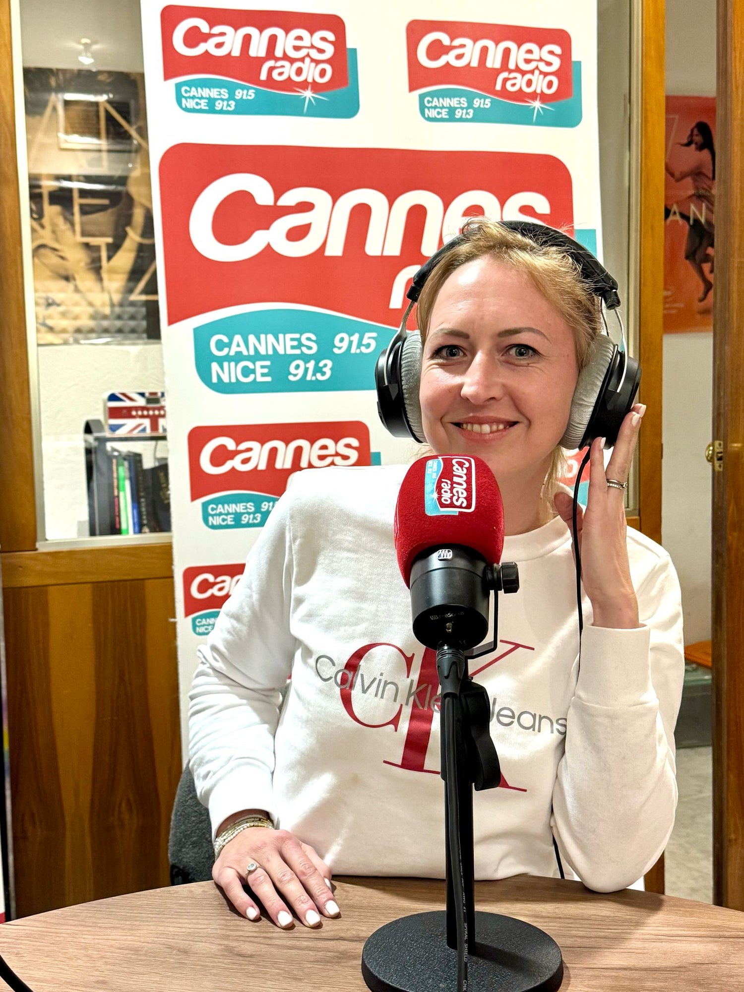 Marie Sauvage, couple et psychogéléalogiste présente son livre le Couple Humain sur Cannes Radio